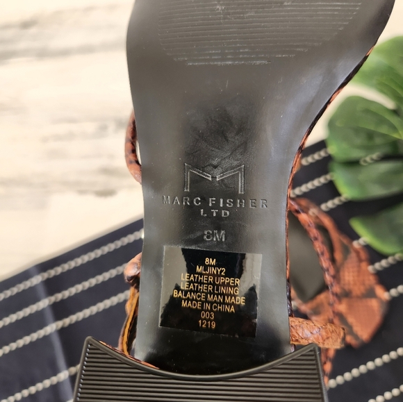 Marc Fisher Jiny 2 Square Toe Snakeskin Ankle Strap Block Heel Sandal 8 - Picture 3 of 6